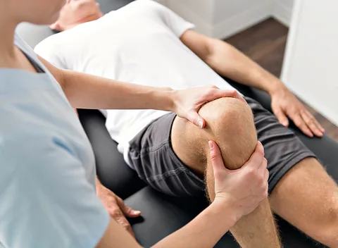 Knee pain treatment in Orlando at Mattia Spinal Care & Rehab Center